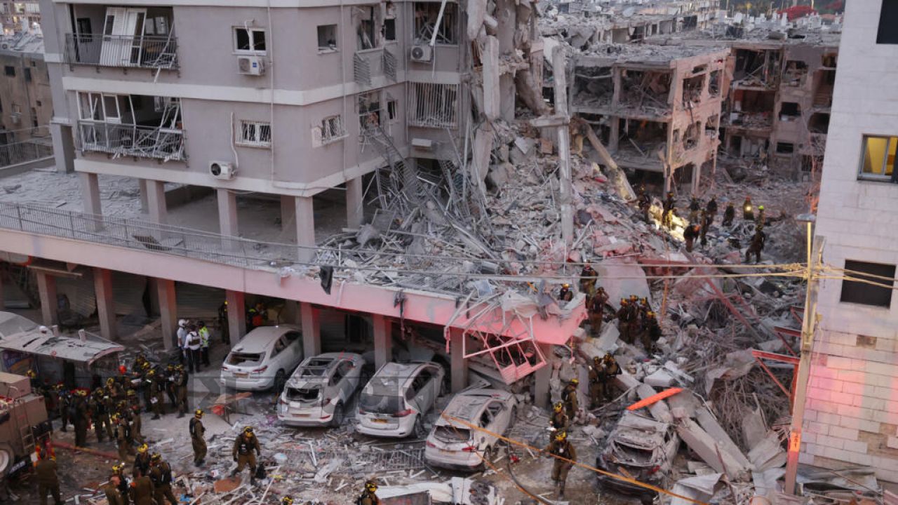 যুদ্ধের নতুন মোড়: কোন দিকে যাচ্ছে সংঘাত?