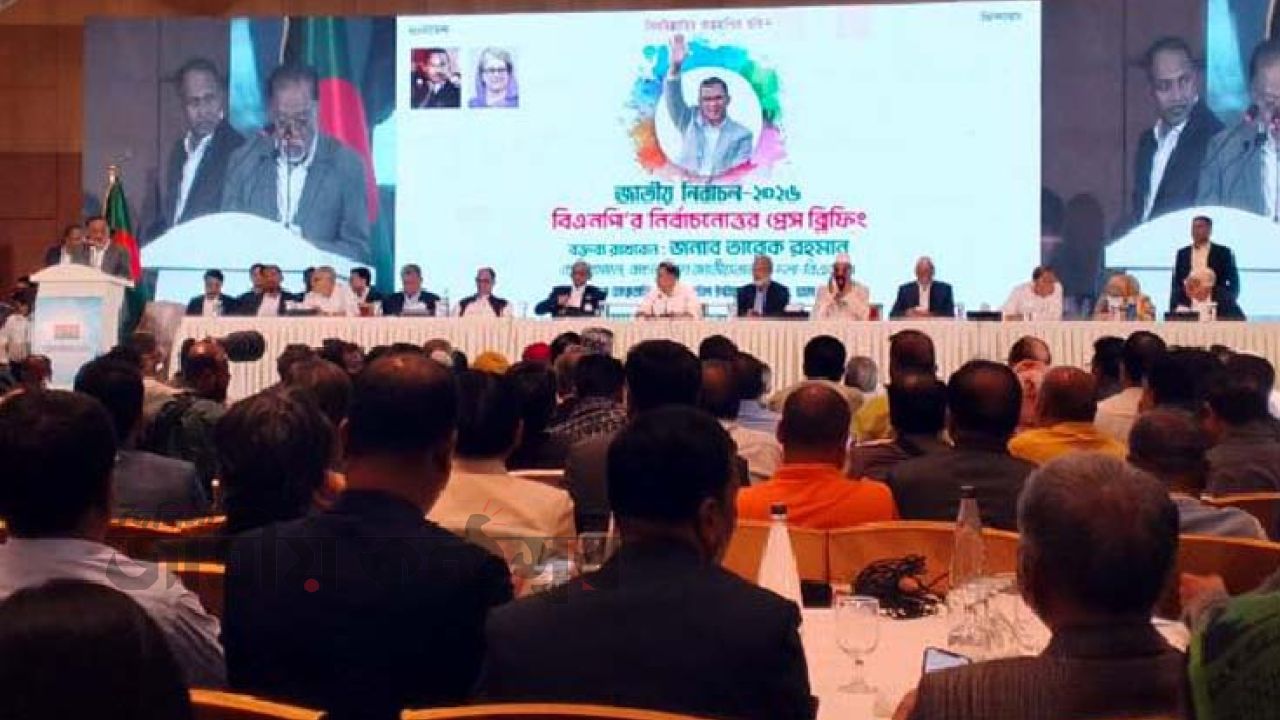 সাম্প্রদায়িক সম্প্রীতির অনন্য দৃষ্টান্ত: একযোগে ইমাম ও পুরোহিতদের সম্মানী দিলেন প্রধানমন্ত্রী