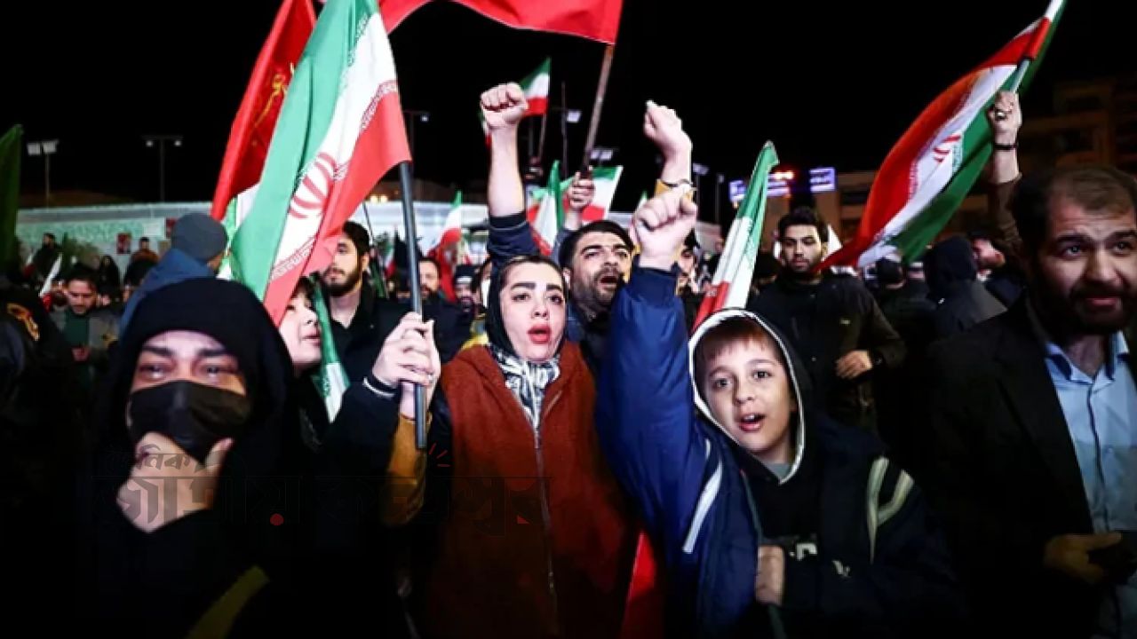 “বিজয় ঘোষণা করে যুদ্ধবিরতিতে ইরান—পাকিস্তানের মধ্যস্থতায় যুক্তরাষ্ট্রের সঙ্গে ঐতিহাসিক সমঝোতা!”