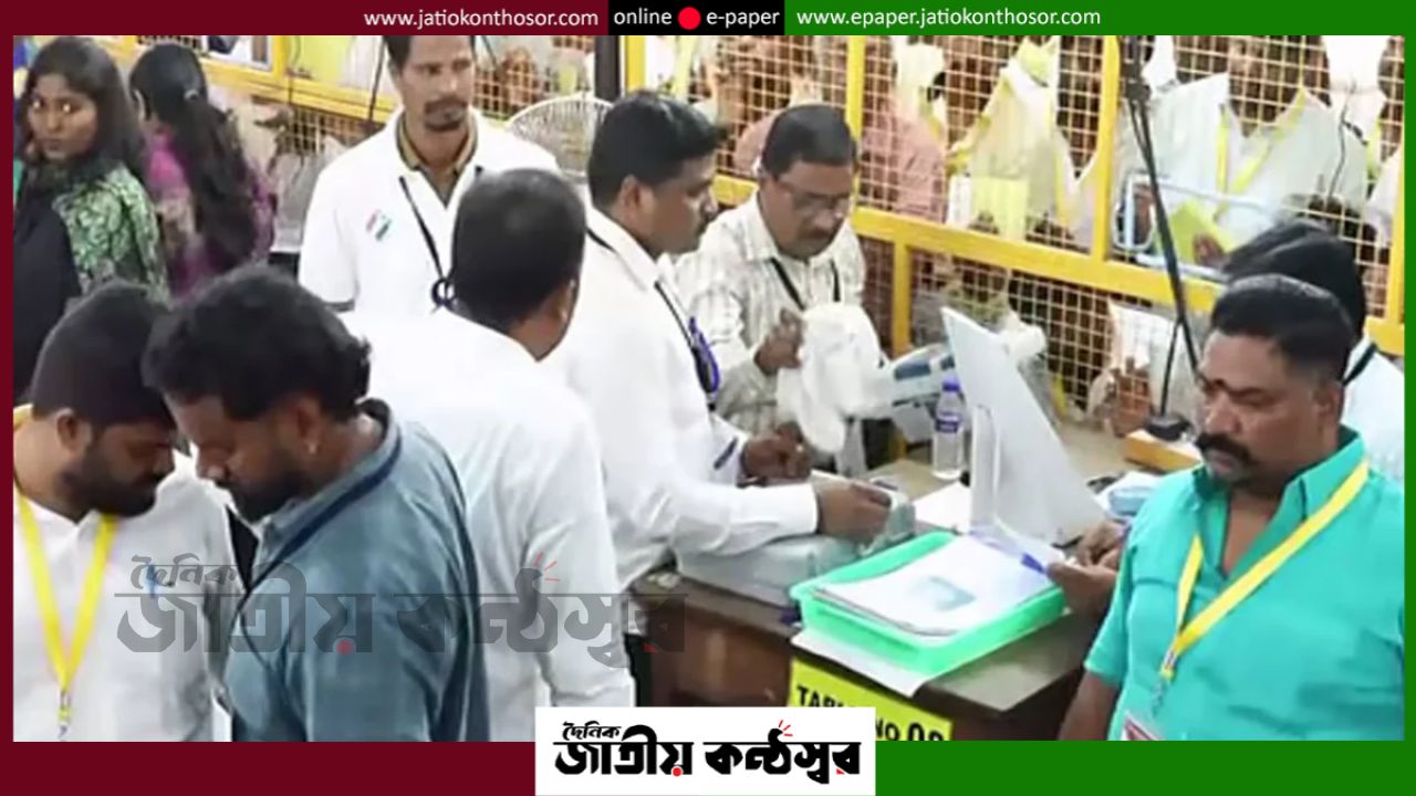 পশ্চিমবঙ্গ বিধানসভা নির্বাচন: ফলাফলের দৌড়ে তৃণমূল-বিজেপির হাড্ডাহাড্ডি লড়াই