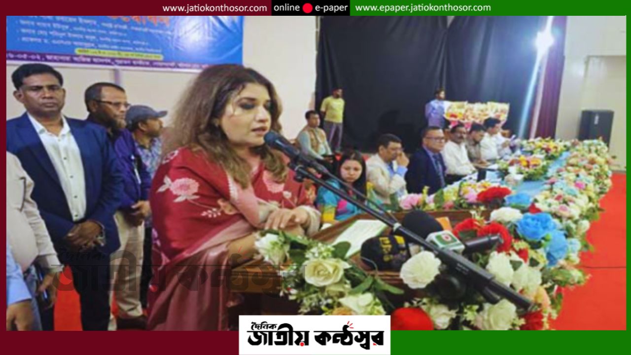 এমপিদের স্লোগান-হট্টগোলে অস্বস্তিকর পরিস্থিতি, অনুষ্ঠান ছেড়ে বেরিয়ে গেলেন প্রতিমন্ত্রী শামা ওবায়েদ