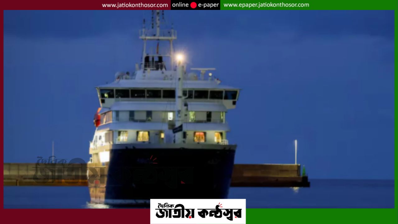 হান্টাভাইরাস আতঙ্কে বিপর্যস্ত ‘এমভি হন্ডিয়াস’ জাহাজ স্পেনের বন্দরে, শুরু হলো জরুরি সরিয়ে নেওয়া