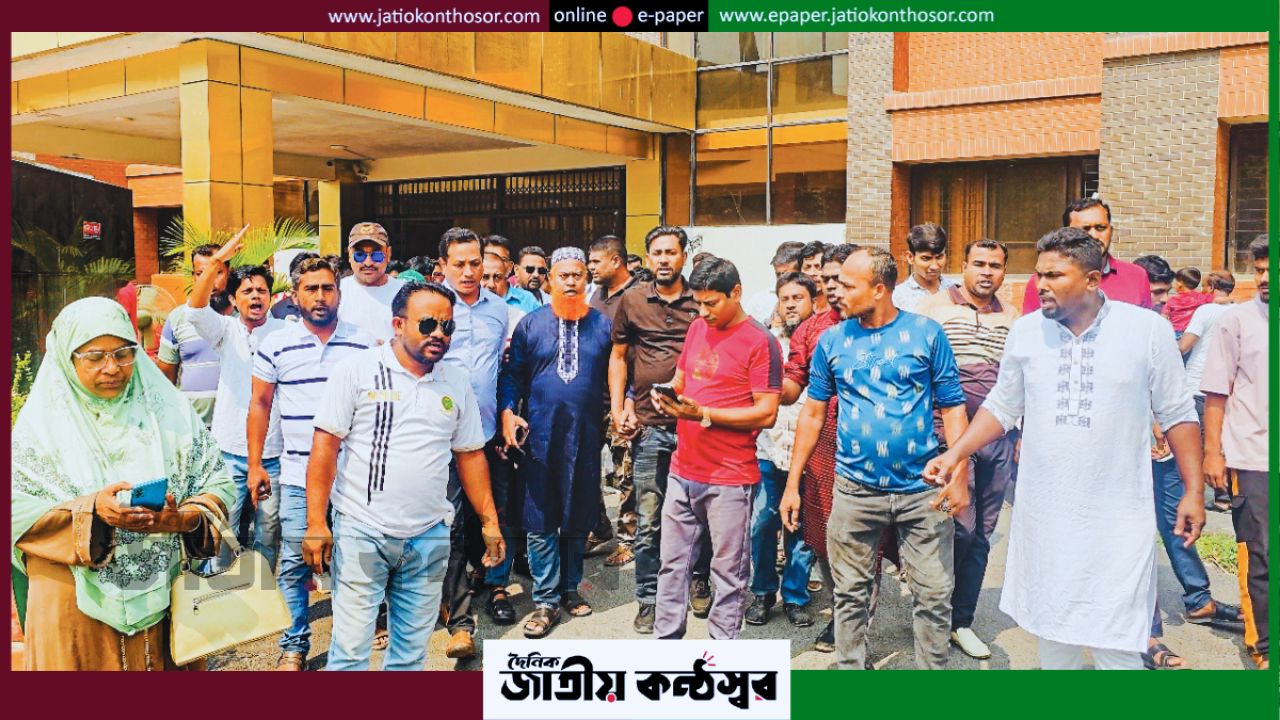 পবিপ্রবিতে শিক্ষকদের ওপর হামলা: ‘বহিরাগতদের’ সম্পৃক্ততা নিয়ে নতুন বিতর্ক, এমপির অনুসারীদের নাম আসছে আলোচনায়