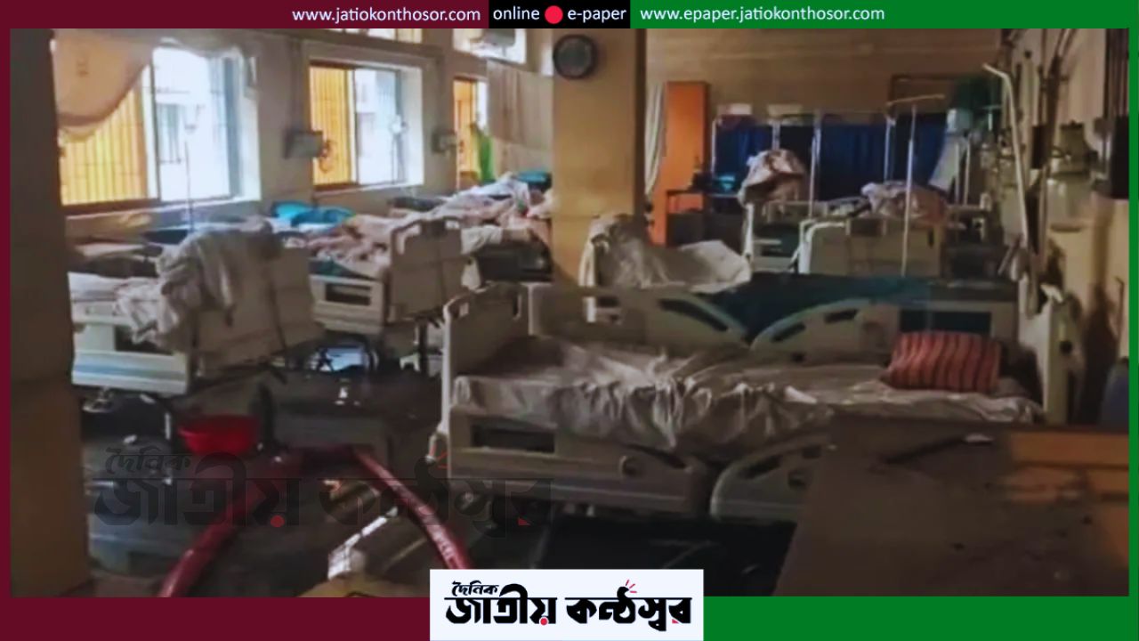 খুলনা মেডিকেল কলেজ হাসপাতালে আগুন, আইসিইউ রোগীর মৃত্যু; আহত ৫
