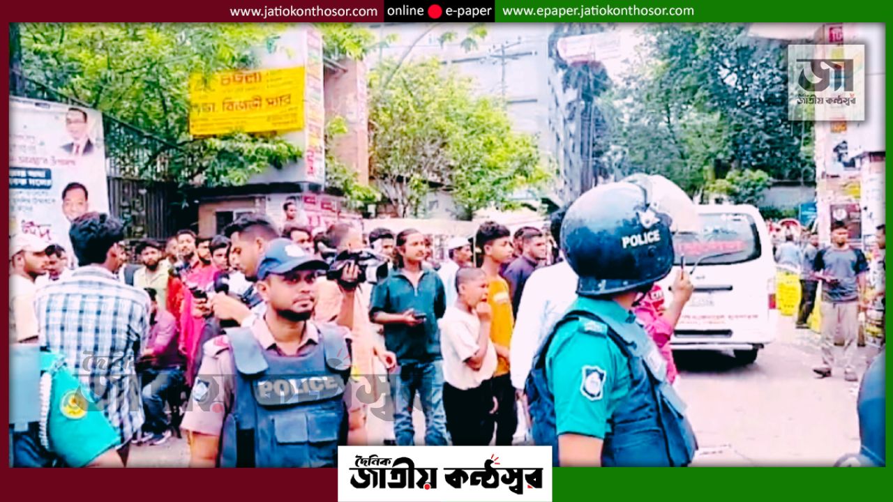 চমেক হাসপাতালে অ্যাম্বুলেন্স ভাড়া নিয়ে উত্তেজনা, এনসিপি নেতা-কর্মীদের সঙ্গে চালক-মালিকদের হাতাহাতি