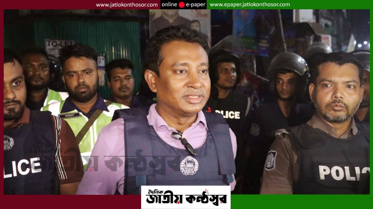 ভৈরবে মাইক্রোবাস ভাড়া নিয়ে ভয়াবহ সংঘর্ষ: মহাসড়ক অবরোধ, দোকানপাট ভাঙচুর-লুটপাট, এসপির অভিযানে পরিস্থিতি নিয়ন্ত্রণে