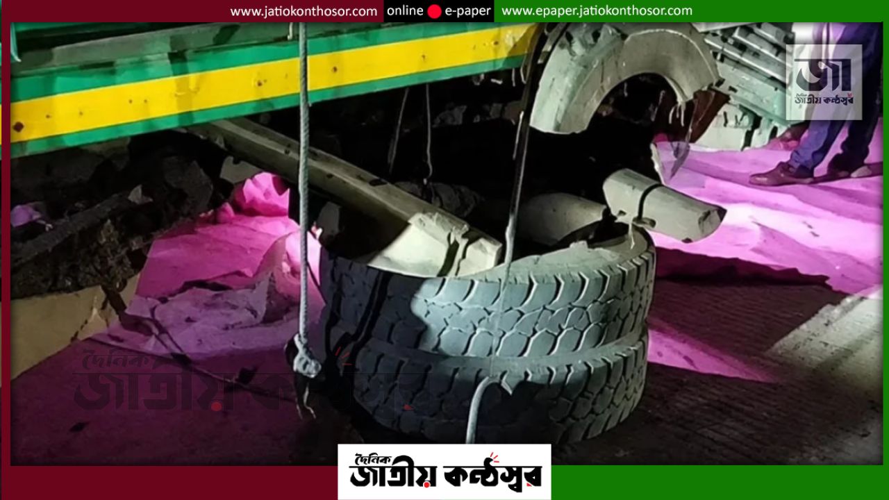 বগুড়ায় বিকল ট্রাক মেরামতের সময় চাপা পড়ে ৩ জনের মৃত্যু