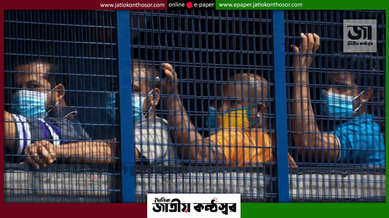 মালয়েশিয়ায় অভিযানে ৫৭ হাজারের বেশি অবৈধ অভিবাসী আটক