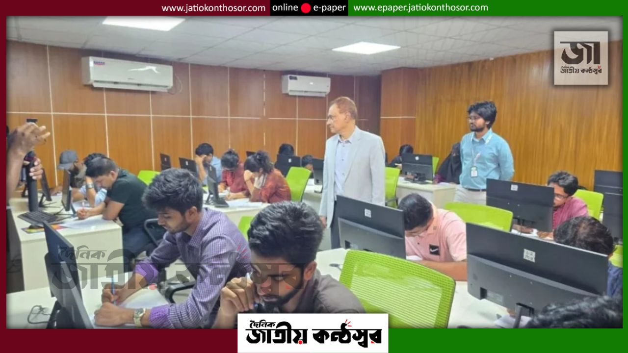 সরকারের এআই প্রশিক্ষণের বাছাই পরীক্ষায় ১ লাখের বেশি প্রার্থী