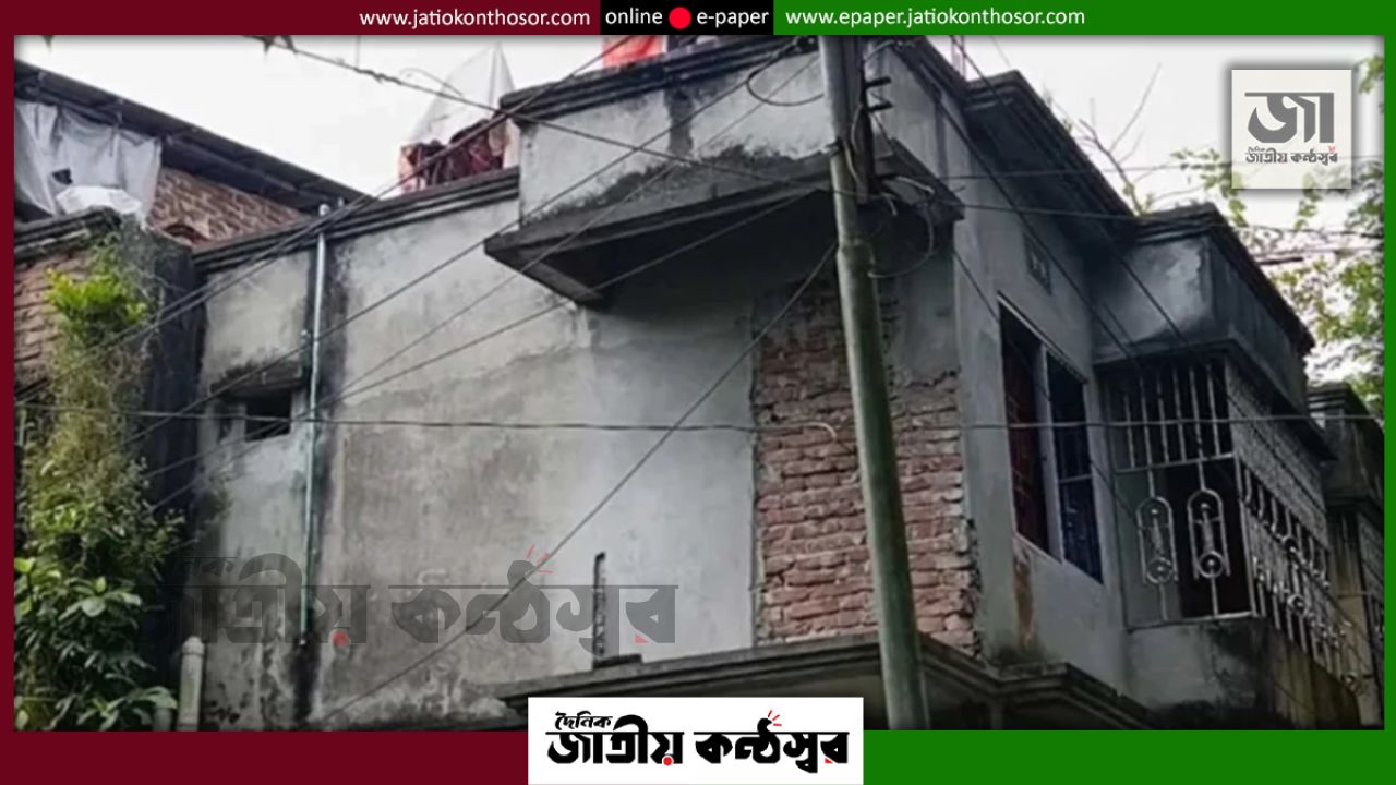বরিশালে দুর্গন্ধের উৎস খুঁজতে গিয়ে মিলল অবসরপ্রাপ্ত শিক্ষিকার হাত-পা বাঁধা মরদেহ