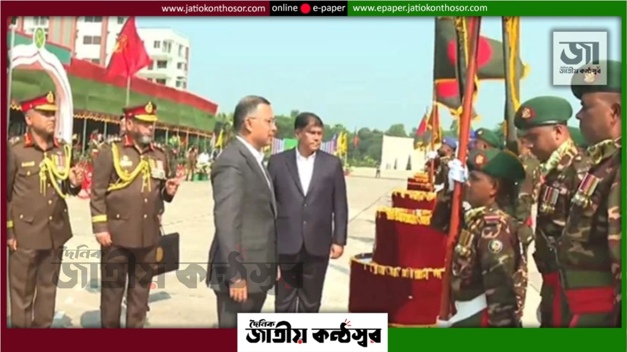 সেনাবাহিনীর ৭ ইউনিটকে ন্যাশনাল স্ট্যান্ডার্ড দিলেন প্রধানমন্ত্রী তারেক রহমান